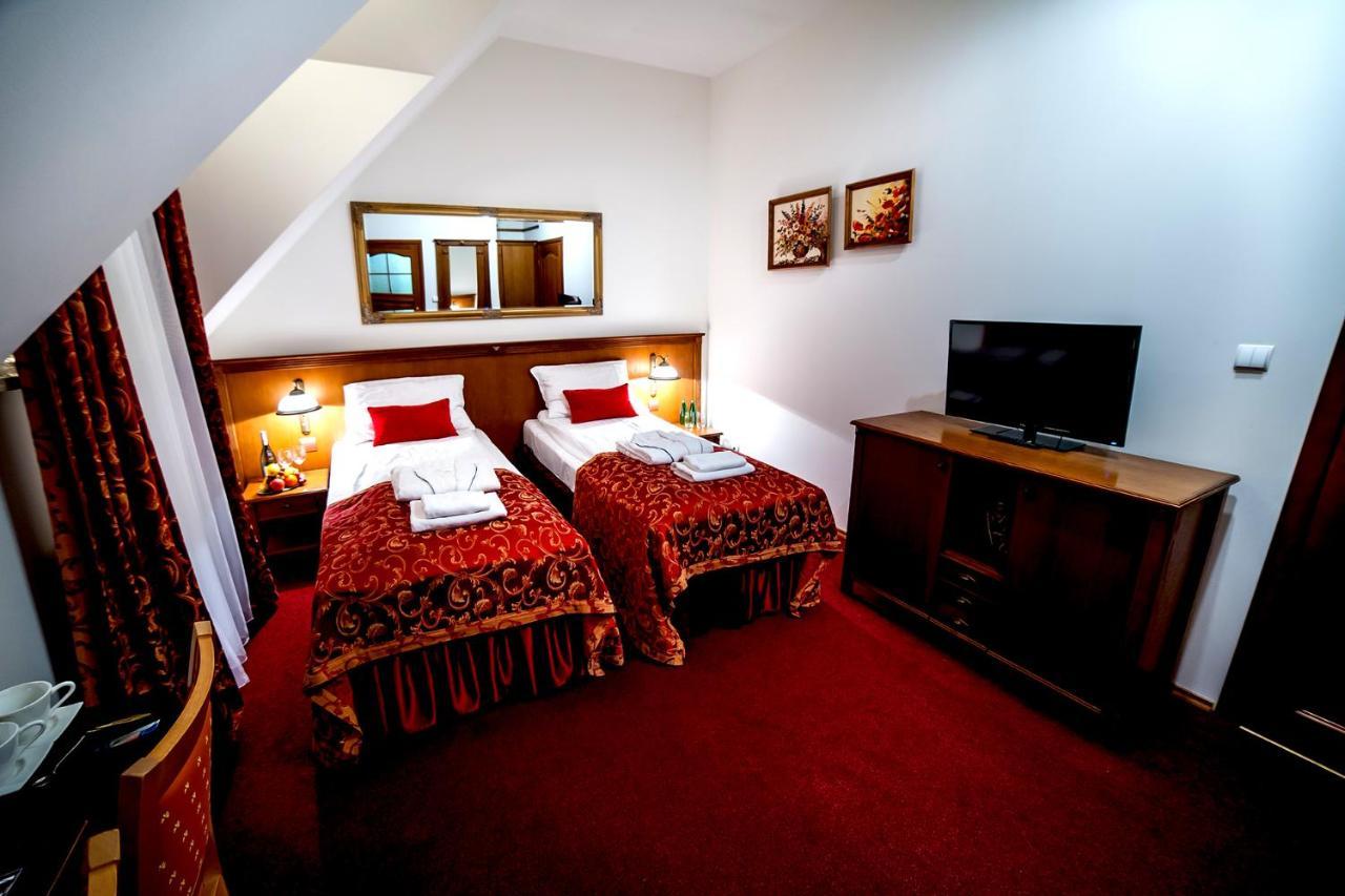 Osada Dankow Hotel Miłomłyn Екстериор снимка