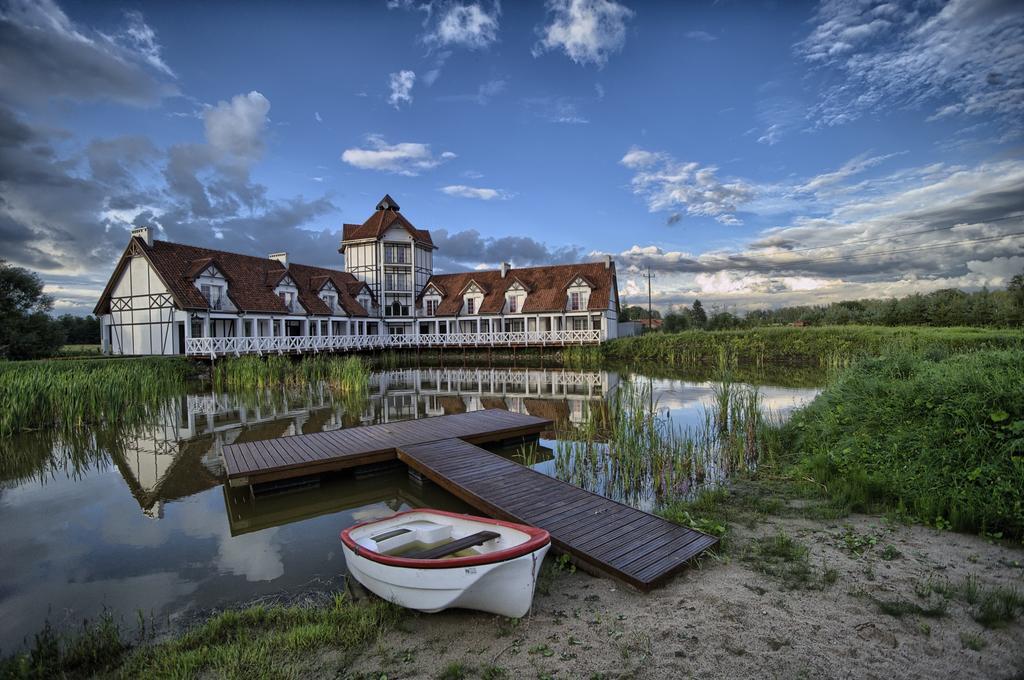 Osada Dankow Hotel Miłomłyn Екстериор снимка