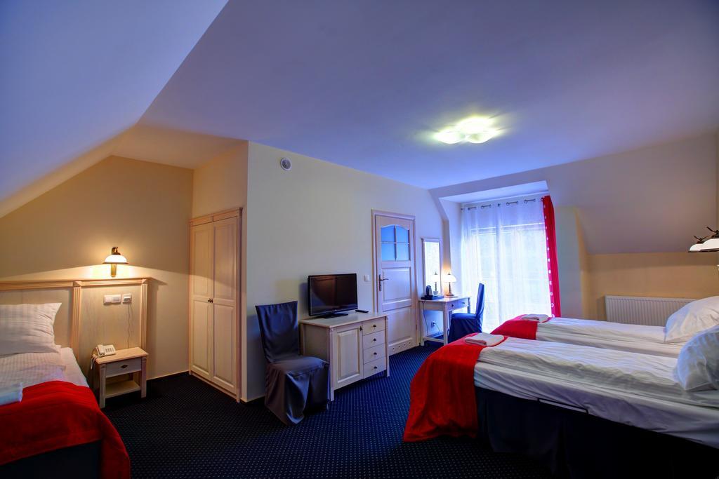 Osada Dankow Hotel Miłomłyn Екстериор снимка