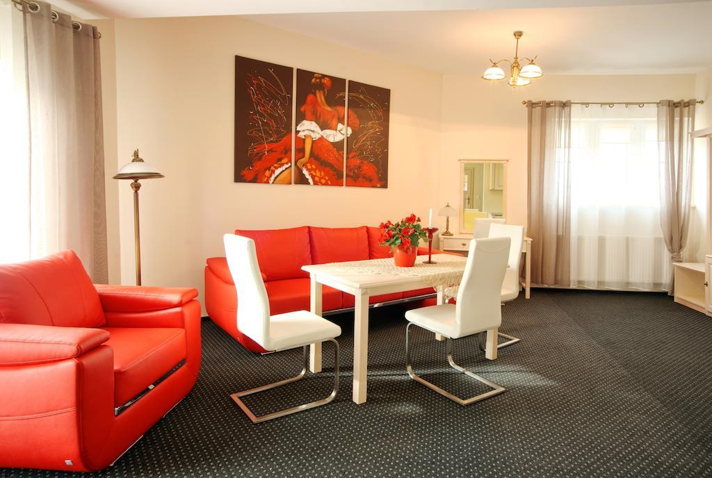 Osada Dankow Hotel Miłomłyn Екстериор снимка